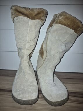 Wanderlust Light Tan Suede Fur-Lined Winter Boots